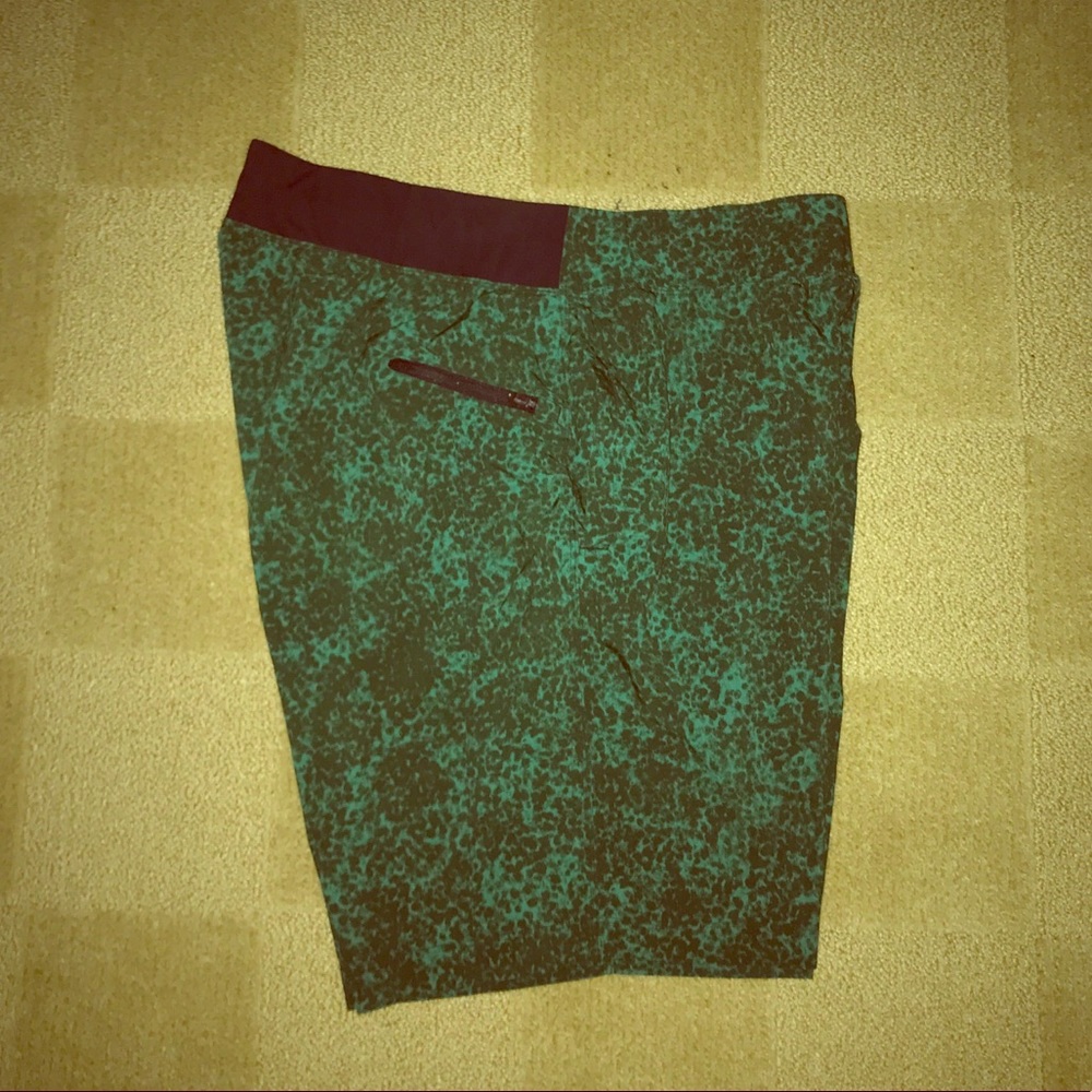 lululemon athletica T.H.E Short 9” (lined)